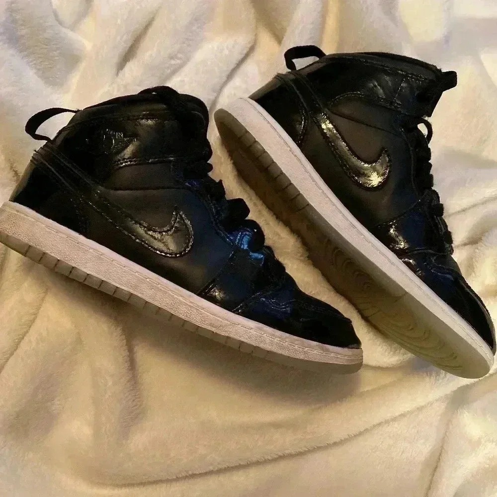 Jordan 1 mid black/dark concord/white‎ Boys shoes size 3Y - Picture 2 of 5